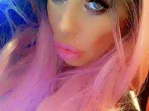 Pamelagunns  live sex cam
