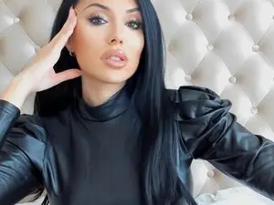 TheOwneress  live sex cam