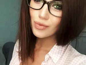 DanieHoney  live sex cam