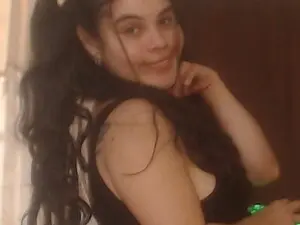 JUICYLATINHOT  live sex cam