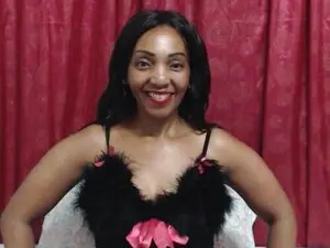 Nikkyjigglest  live sex cam