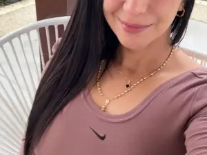 Renata_t_  live sex cam