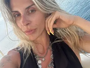 Bday__B  live sex cam