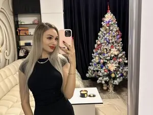 HaleySweet18  live sex cam