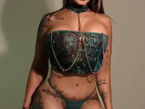 Mssburbuja  live sex cam