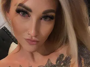 BmbshlxBaddie  live sex cam
