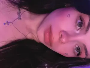 Marniemercury  live sex cam