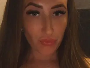 Missparis2  live sex cam