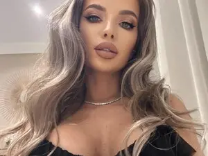 AriannaBabe  live sex cam