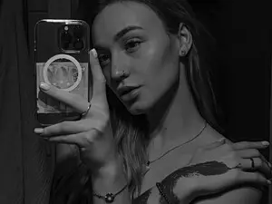 Cutestdemon1  live sex cam
