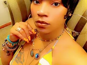 Ninafame  live sex cam