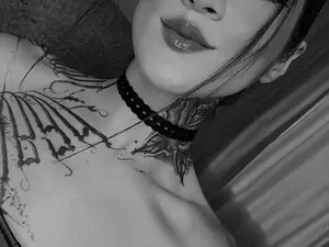 Manuela10  live sex cam