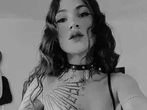 MissManuela  live sex cam
