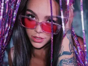 PunchyMama  live sex cam