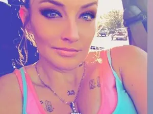 SexiBamaGirl1  live sex cam