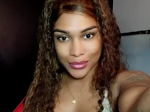 Alessadra  live sex cam