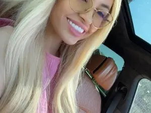 BaayBee__  live sex cam