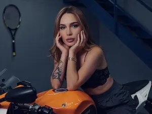 MargoHills  live sex cam