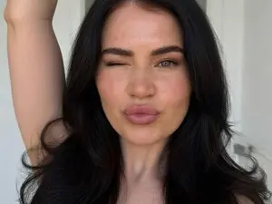 MissRiviera  live sex cam