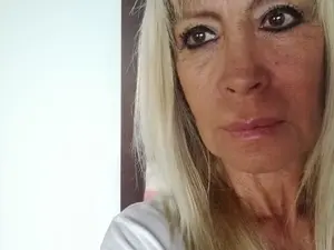 Latinablond7  live sex cam