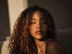 ELENNA  live sex cam