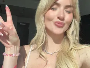 Luna_Faye_  live sex cam