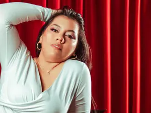 EmmyBellamy  live sex cam