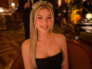 MaddyMarie  live sex cam