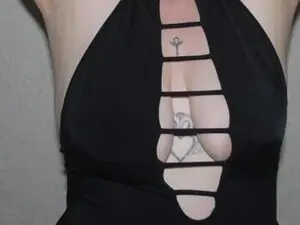 NaughtySaffie  live sex cam