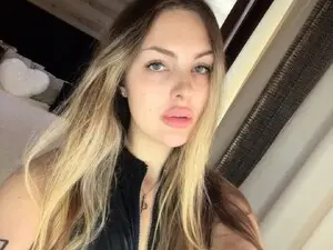 MissInnocentt  live sex cam