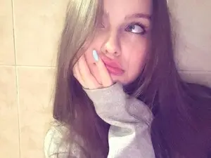 Annaneon  live sex cam