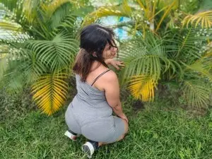 Iris_charlott  live sex cam