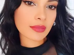 ZaharaGold  live sex cam
