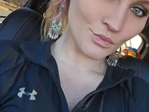 Milf_Nextdoor  live sex cam