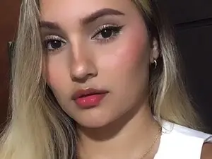 Miaa_Riav_  live sex cam