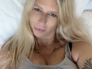 DelilhahBrooks47  live sex cam