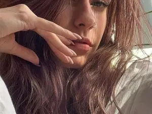 RoxanneJoy  live sex cam