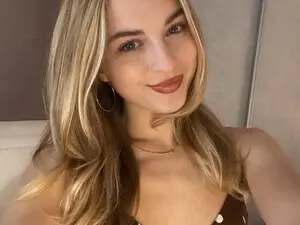 AlienGirl  live sex cam