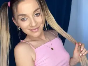 SkyEyesLuna  live sex cam