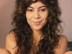 E_laine  live sex cam