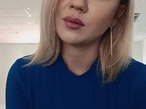 QueenBlondee  live sex cam