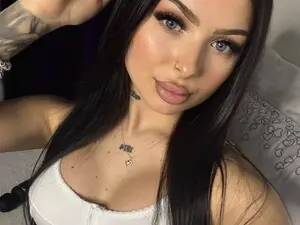 AshelyEttennn  live sex cam
