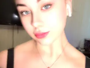 GoddessJuni  live sex cam
