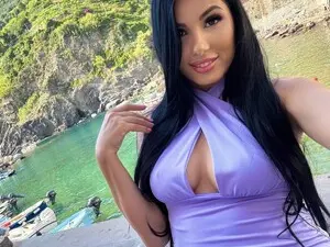 AlexiaZya  live sex cam