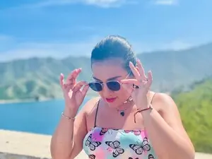 Gretacrown  live sex cam
