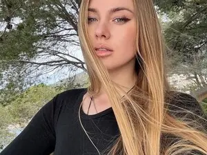 SoftLuna  live sex cam