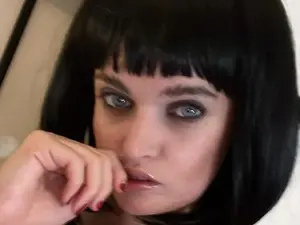 Miawallace___  live sex cam