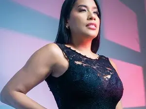 Ninapetite1  live sex cam