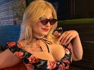 AmiaMorris  live sex cam