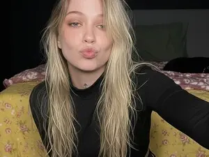 Kimposhh  live sex cam